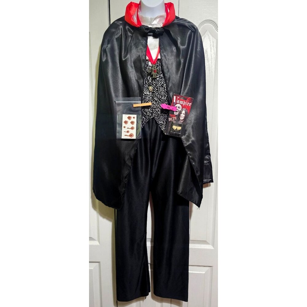 Spirit Halloween Vampire Costume Deluxe Boys 12-14 Cape Fangs Shirt Dracula Kids